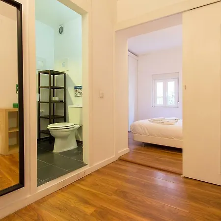 아파트 Typical Tailor Made Flat In Graca *