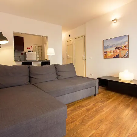 Typical Tailor Made Flat In Graca 아파트 *