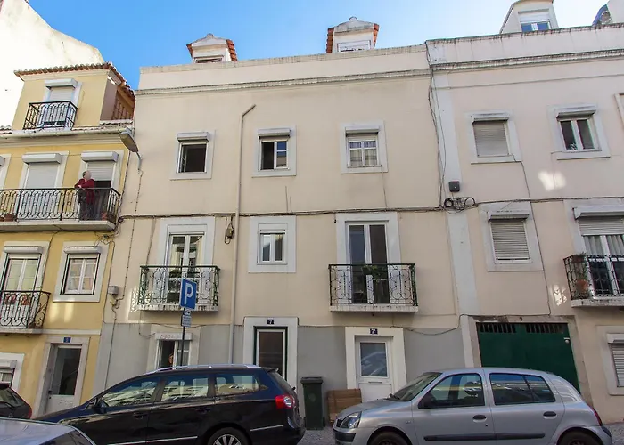 Typical Tailor Made Flat In Graca * Lisboa