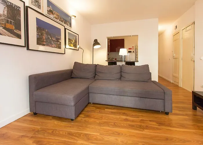 Typical Tailor Made Flat In Graca * Lisboa